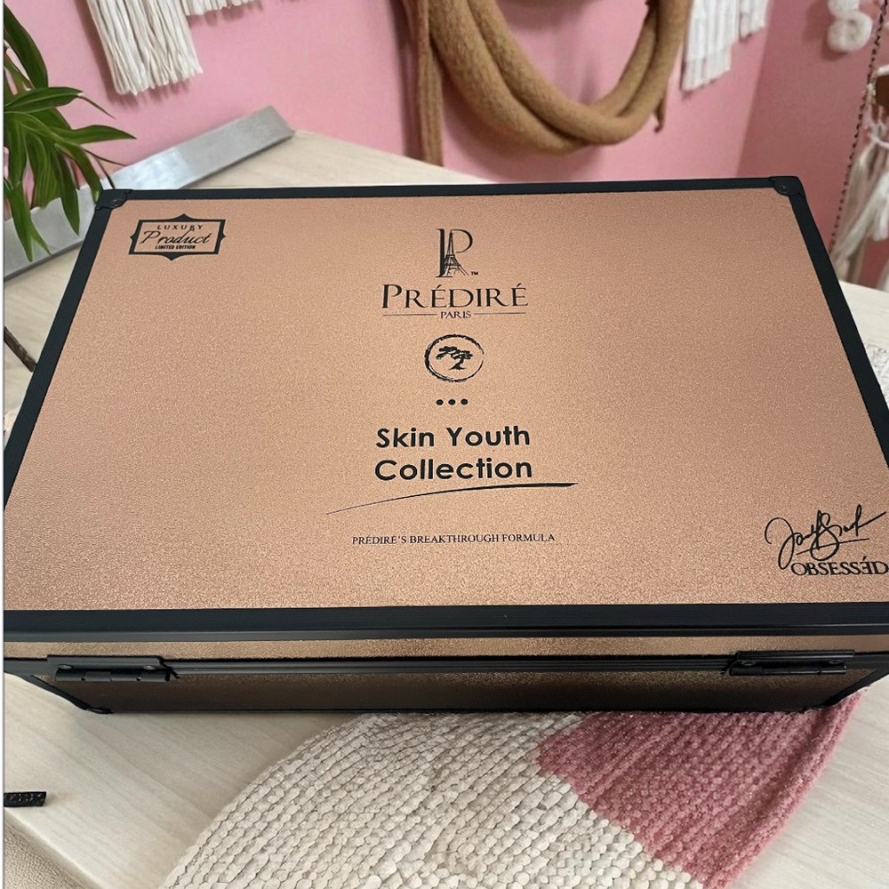 Predire Paris Skin Youth Collection Box